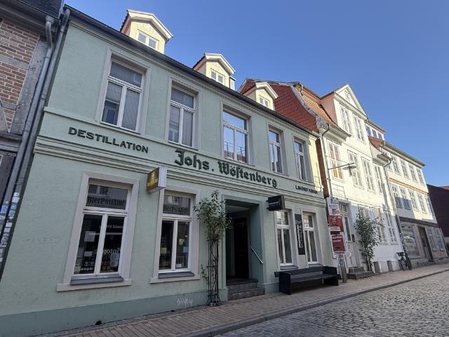 Kleine, gemütliche Wohnung mit Balkon in beliebter Schelfstadt