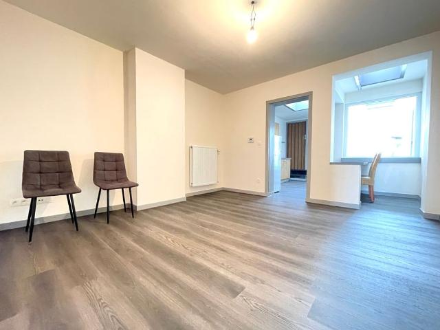 Kleine gerenoveerde rijwoning met 3 slpk + tuintje te Muizen