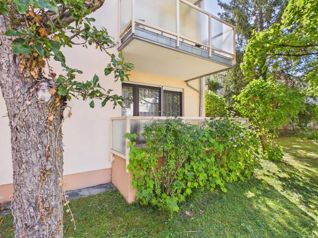 Kleine, gut geschnittene 2 Zimmer Wohnung mit Balkon, Einbauküche und Tiefgaragenstellplatz Duplex