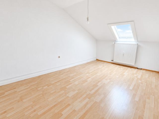 Kleine Dachgeschosswohnung ohne Balkon