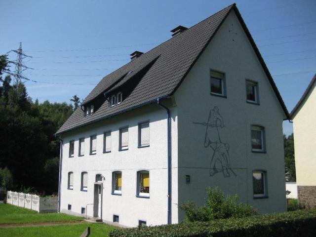 KLEINE DREI ZIMMER WOHNUNG IN BRÜNINGHAUSEN