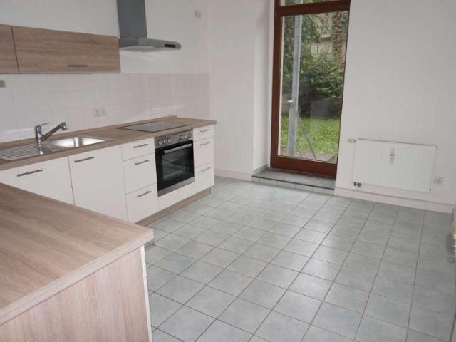 Kleine ebenerdige Terrasse zzgl EBK * frei ab 1.12.26