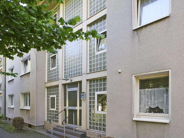 Kleine Familienwohnung mit Balkon in grüner Lage