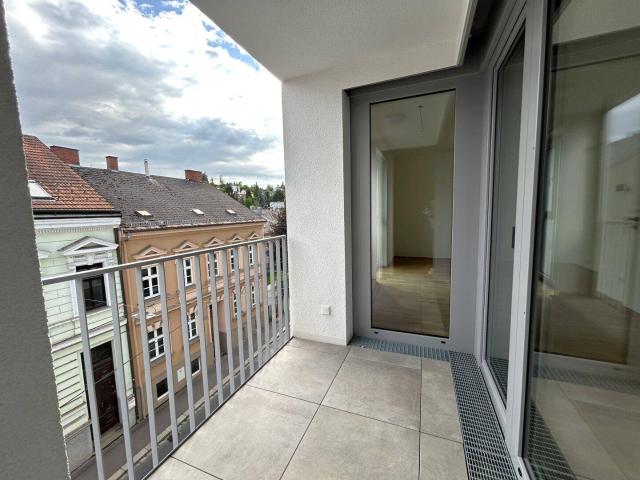 Kleine feine 2 Zimmer Neubauwohnung mit Loggia und Einbauküche