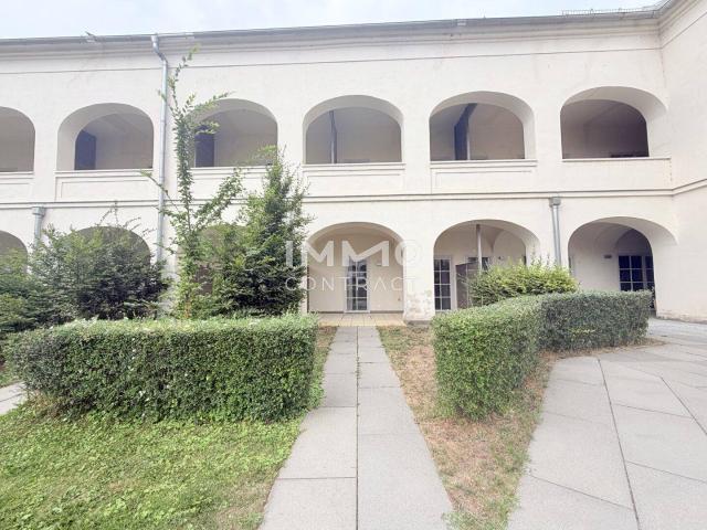 Kleine feine Gartenwohnung im historischen Schloss Neusiedl