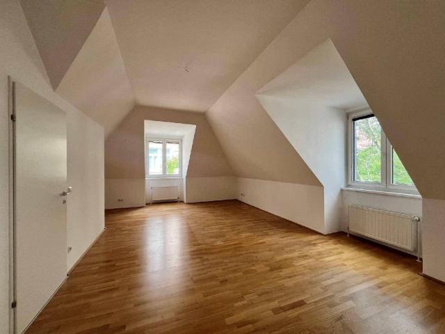 Kleine,feine Dachgeschosswohnung am Naschmarkt