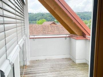 Kleine feine klimatisierte 2 Zimmer Wohnung 43m² Balkon inkl. TG Platz