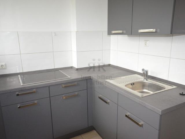 Renovierte Wohnung zum TRÄUMEN mit Balkon und Stellplatz!