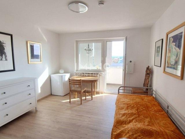 Kleine möblierte Wohnung in Linz mit Loggia, und Garagenplatz