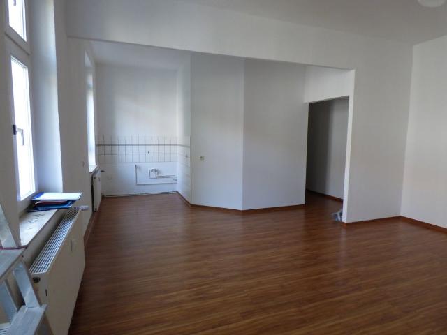 Kleine Single Wohnung im san. Altbau *Laminat*Dusche*offene Küche