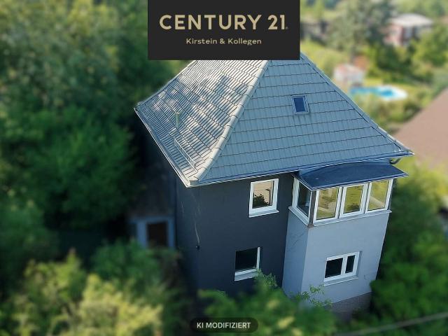 Kleine Stadtvilla sanierungswürdig mit ca. 2.487 m² Grundstücksfläche – Provisionsfrei!
