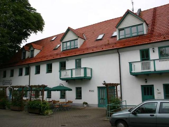 Kleine, praktische Single Wohnung mit Küche und Dusche zu vermieten