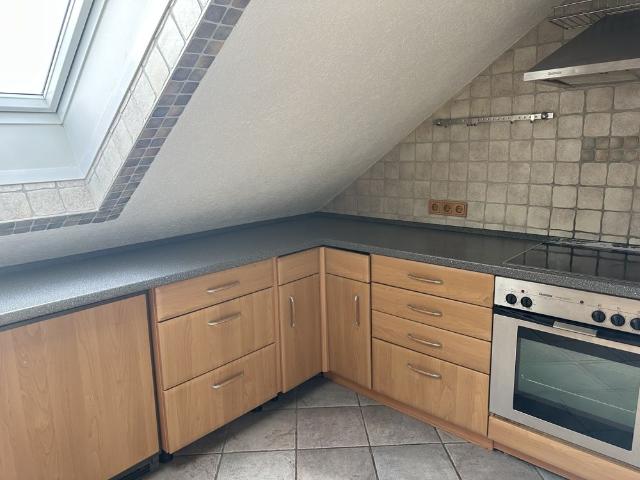 Kleine Wohlfühloase: 3 Zimmer Dachgeschosswohnung in Offenbach Rosenhöhe