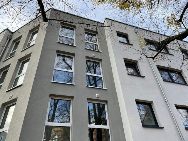 Kleine und praktische Erdgeschosswohnung mit Balkon und Einbauküche