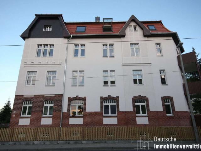 Kleines Appartement – Dusche, Parkett, offene Küche