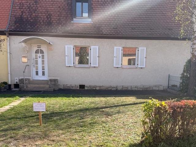 Kleines, charmantes Reihenmittelhaus m. schönem Garten TOP Lage