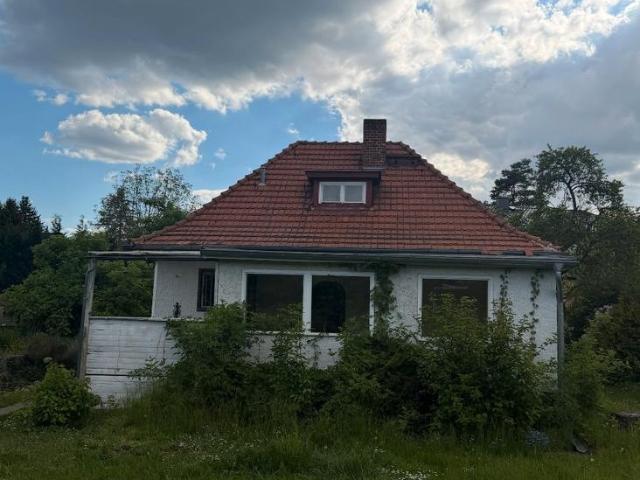 Kleines Einfamilienhaus mit großem Garten in Berlin Kladow