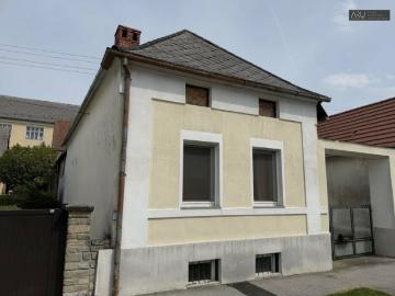 Kleines Einfamilienhaus mit Potenzial & Photovoltaik
