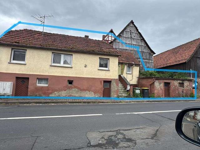 Kleines freistehendes Haus zu verkaufen in sehr guter Lage