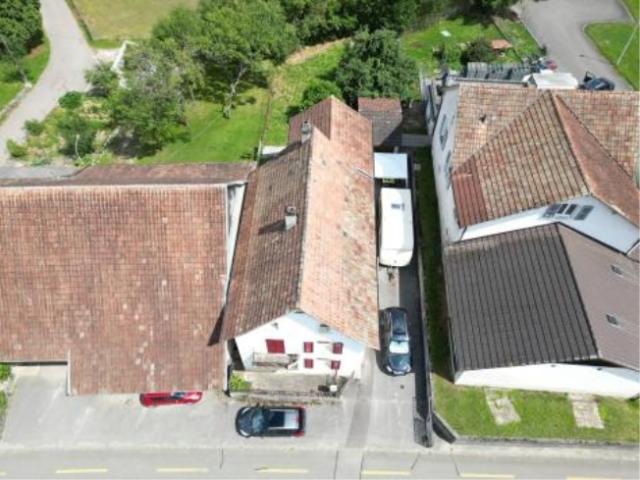 Kleines Gebäude mit Garten Investitionsprodukt zu beschlagnahmen in Courtemaîche