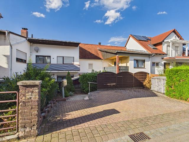 Kleines Haus mit vielfältigen Aufteilungsmöglichkeiten und pflegearmem Grundstück mit Süd Garten