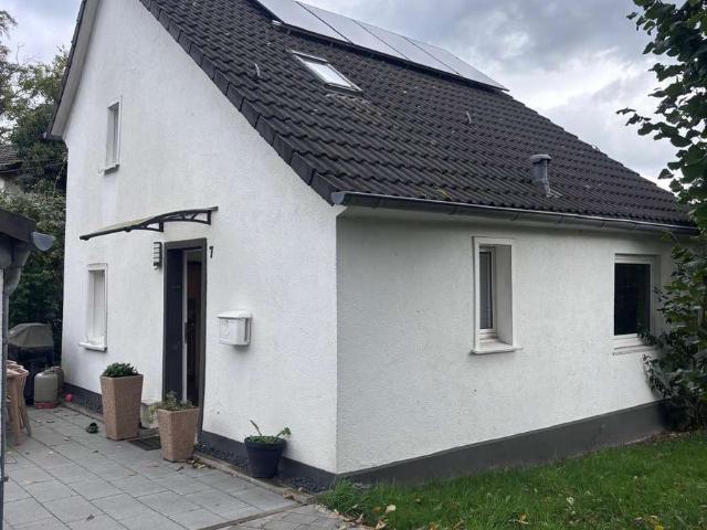 KLEINES HÄUSCHEN mit Charme zu vermieten