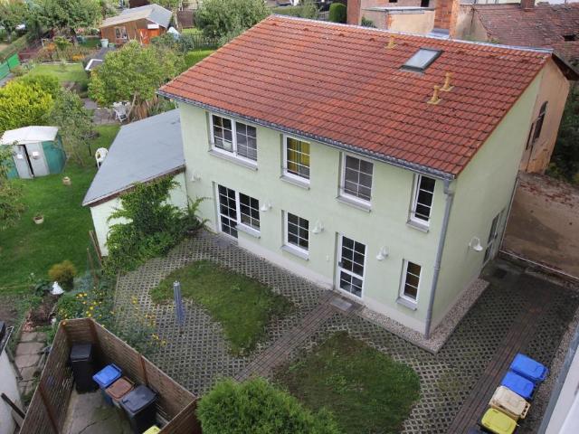 Kleines Hinterhaus auf 2 Etagen m. Grünfläche in Gera Zwötzen!