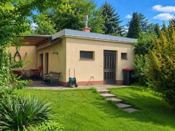 Kleines, idyllisches Ferienhaus für 2 nur 3 Gehminuten zum Neufelder See!
