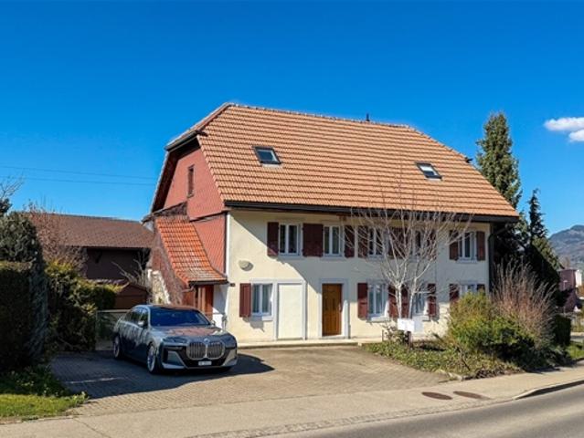KLEINES INVESTITIONSGEBÄUDE 2 WOHNUNGEN MIT GARAGE UND PARKPLÄTZEN
