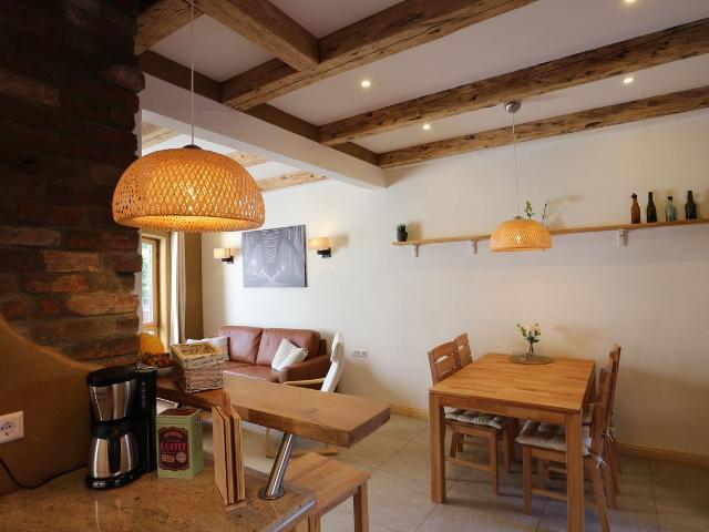 Kleines Reihenendhaus mit Hof nahe Bahnhof, Luneburg Amsterdam Apartments for Rent
