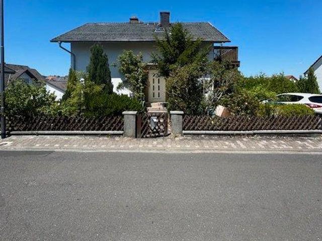 Kleines renovierungsbed. Haus in ruhiger Lage von Neu Anspach
