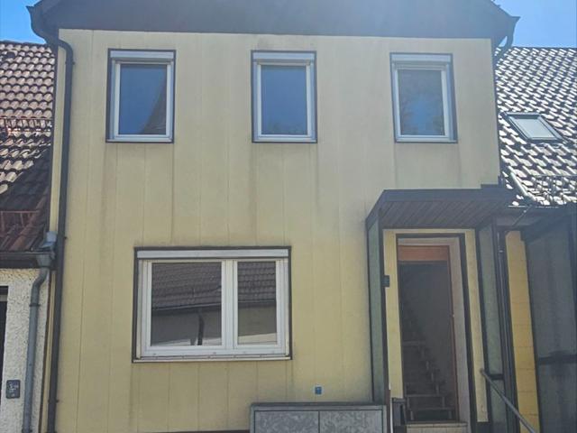Kleines RMH mit kleinem Garten in ruhiger und sonniger Lage