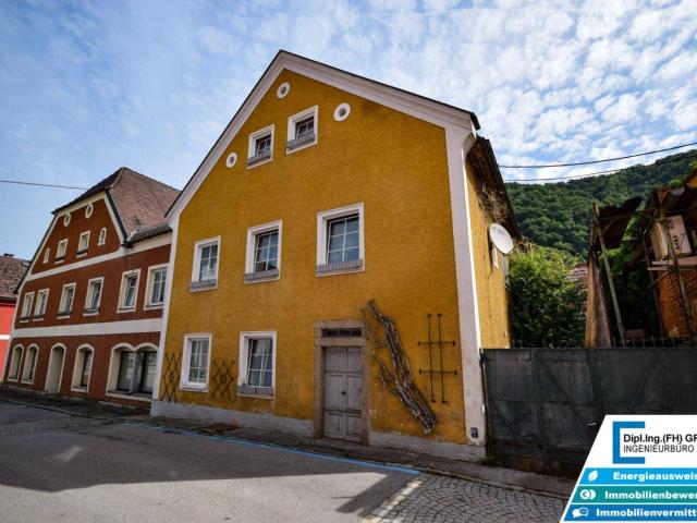 Kleines Stadthaus an der Donau – mit Charme und Potenzial