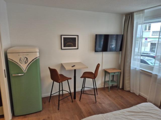 Kleines vollausgestattetes Apartment in ruhiger Seitenstraße