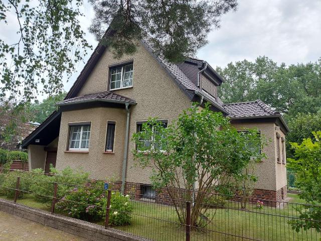 Kleines Wohnhaus mit Garten in Schöneiche bei Berlin, Verkauf auf Gutachtenbasis, provisionsfrei!