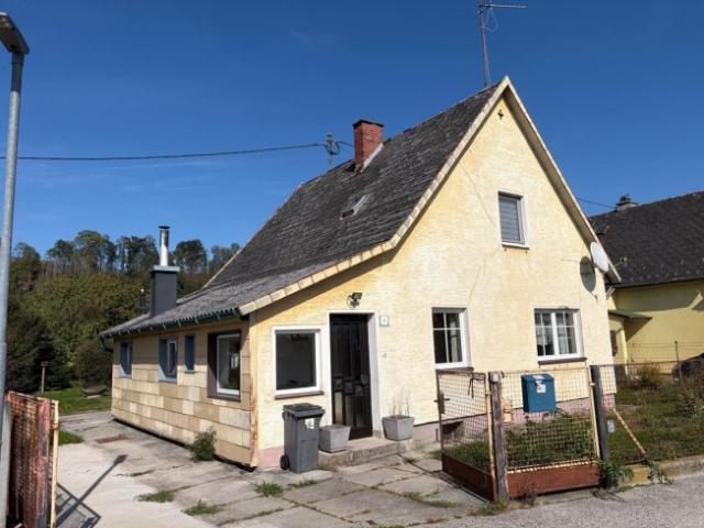 KLEINES WOHNHAUS MIT GROSSEM SONNIGEN GRUNDSTÜCK UND VIEL POTENZIAL