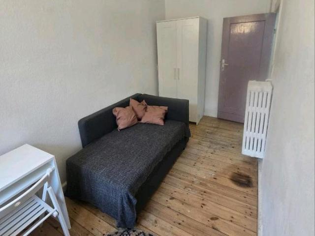 kleines Zimmer in 3er WG