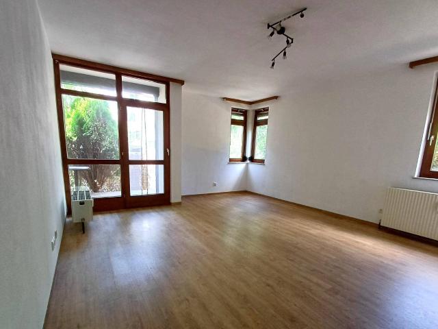 Kleinwohnung mit Terrasse und Garten