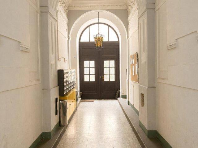 Kleinwohnung unbefristet vermietet mit großem Potenzial für Anleger