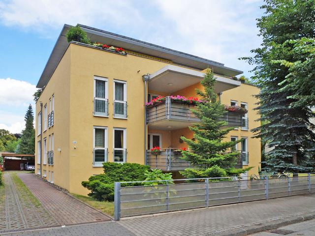 Kleinzschachwitz: Souterrain + Terrasse + Gartenanteil