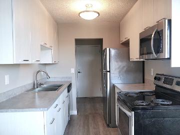 Kleisinger 3 Studio Apartment for Rent at 3 Kleisinger Cres, Regina, SK S4R 6Z4 Northeast Regina