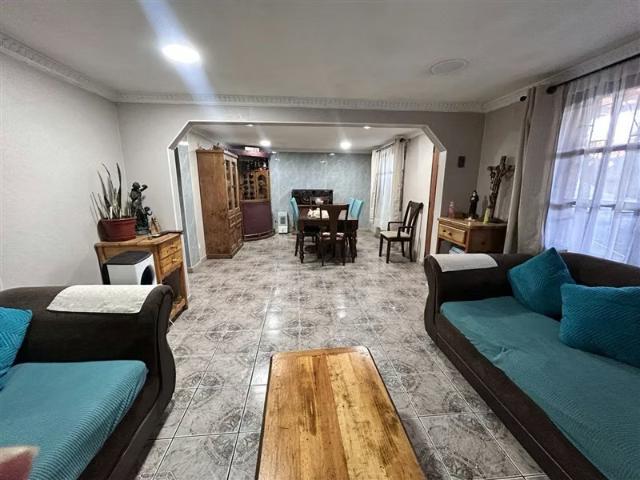 Klg casa 128/60m2 3 dorm 1 baño estacionamiento remodelada | 3 dormitorios por 2400.00 en Pedro Aguirre Cerda