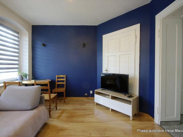 Klimatyczne 3 pokojowe mieszkanie 42,80 m² w zabytkowej kamienicy
