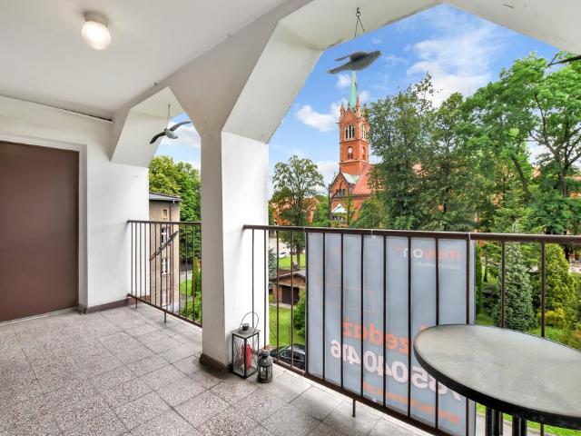 Klimatyczne słoneczny salon, wielka loggia
