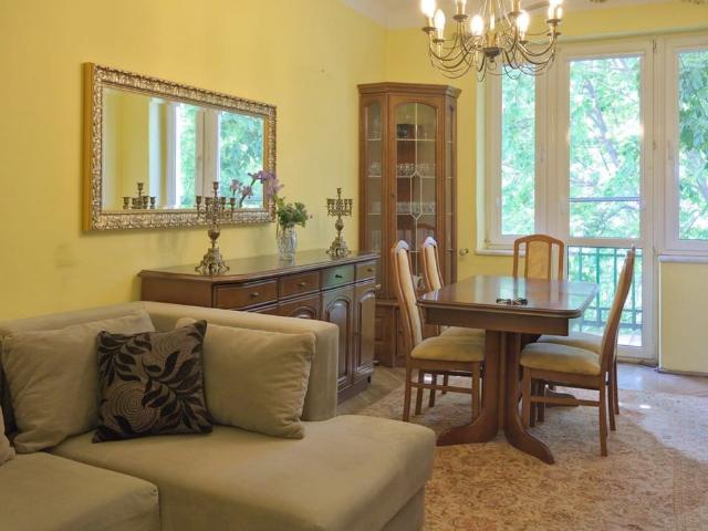 Klimatyczne mieszkanie z duszą – Saska Kępa 46.16 m²