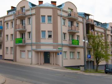 Klimatyczne poddasze z kominkiem, balkon i piwnica