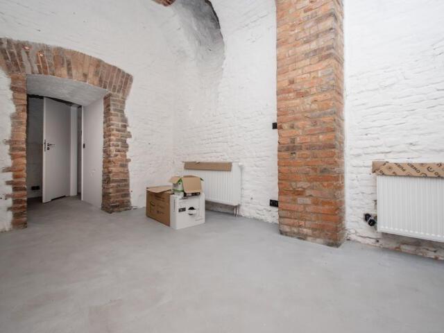 Klimatyczny lokal w piwnicy na Starym Mieście, 26,44 m2