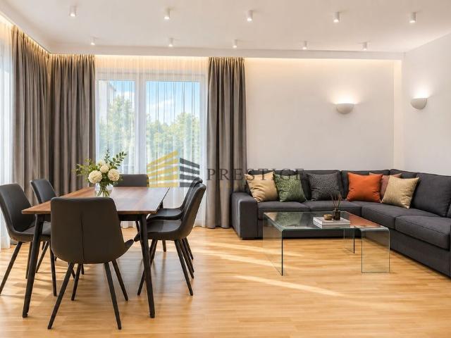 klimatyzowany apartament z widokiem na park