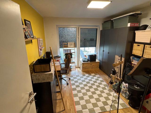 Klimatisierte Neubau Anlegerwohnung mit 3 Zimmern, 90 m² Garten und 2 Parkplätzen in moderner Siedlung in Wasendorf