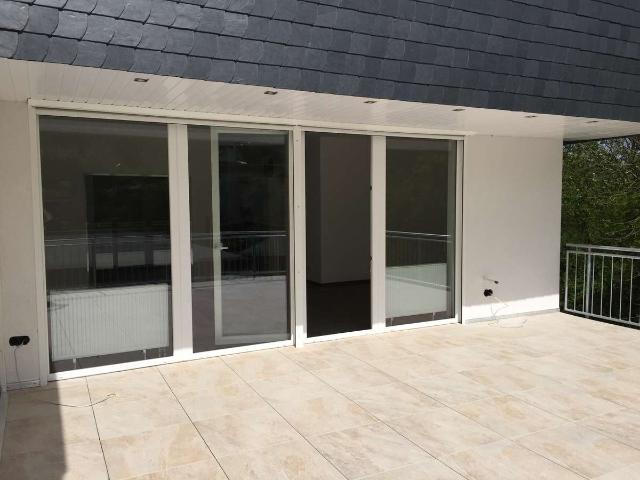 Klimatisierte Neuwertige 2 Zimmer Wohnung mit großem Balkon,EBK und Garage in Koblenz